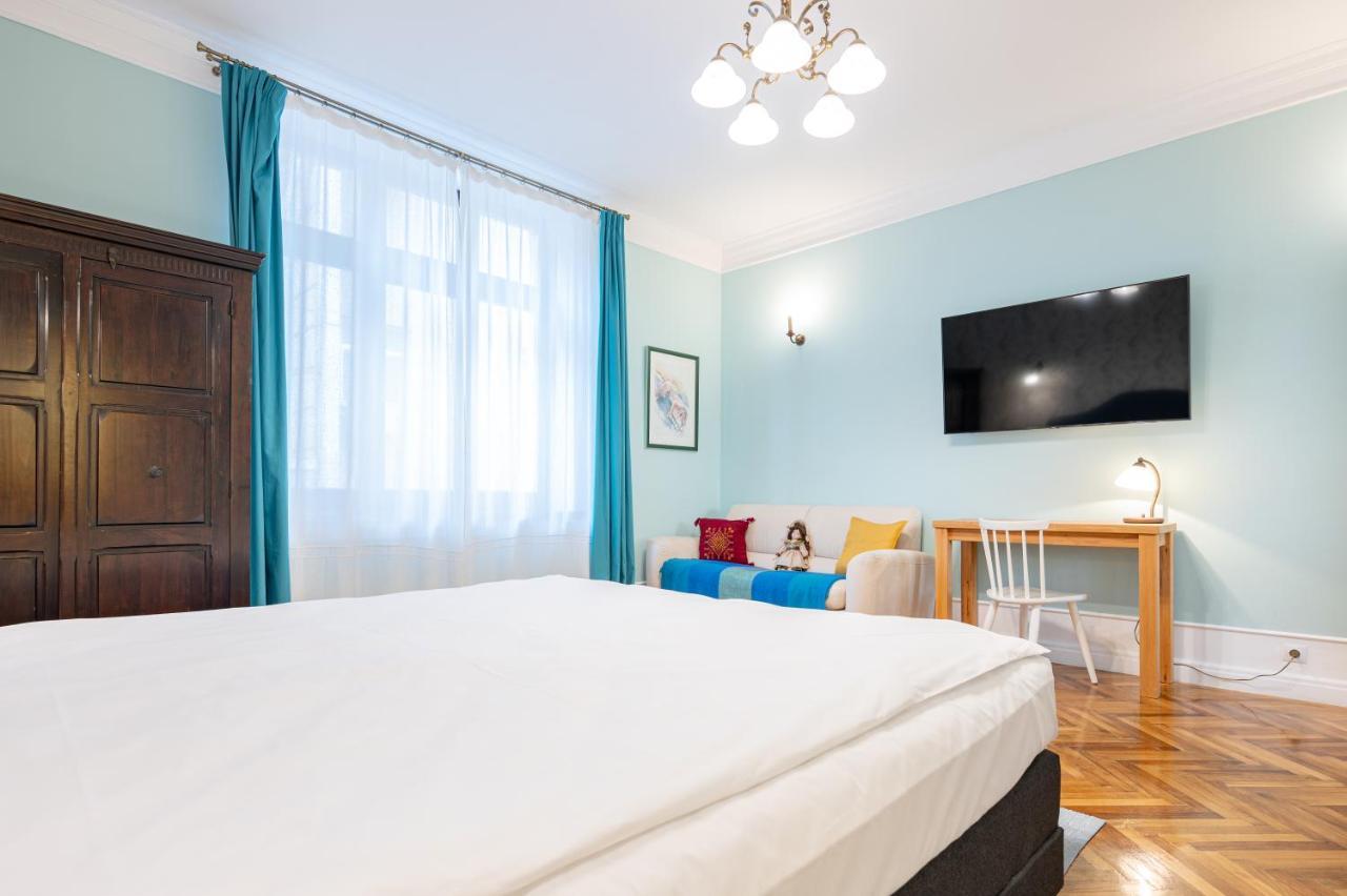 Old City Apartment Орадеа Екстериор снимка